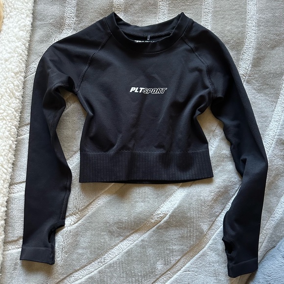 PrettyLittleThing Tops - (SOLD) Prettylittlething black Fit top